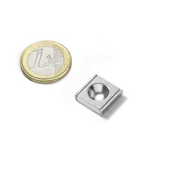 CSR-15-15-04-N, Barra plana magnéitca 15 x 15 x 4 mm, con taladro avellanado, en perfil de acero en forma de U