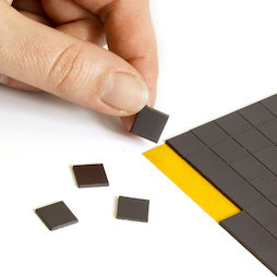 MS-TAKKI-03, Takkis 10 x 10 mm, piastrine magnetiche autoadesive, 160 piastrine per foglio