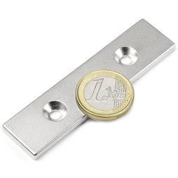CS-Q-80-20-04-N, Parallélépipède magnétique 80 x 20 x 4 mm, Avec trou de fixation biseauté, N35, nickelé